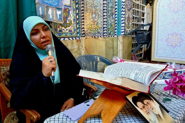 برگزاری محفل انس با قرآن و تجلیل از خانواده‌ شهدا