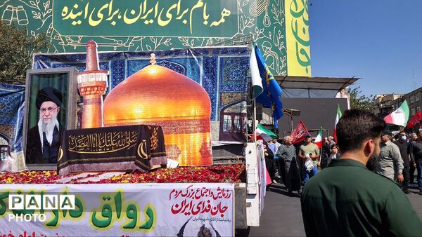 حضور اقشار مختلف مردم و مسئولین در رزمایش ۳۱۳ هزار نفری جان فدایان ایران 