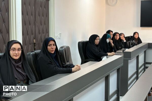 نشست صمیمی سرگروه‌ها به مناسبت هفته امور تربیتی