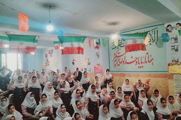 مدارس فیروزکوه غرق در شور نیمه شعبان