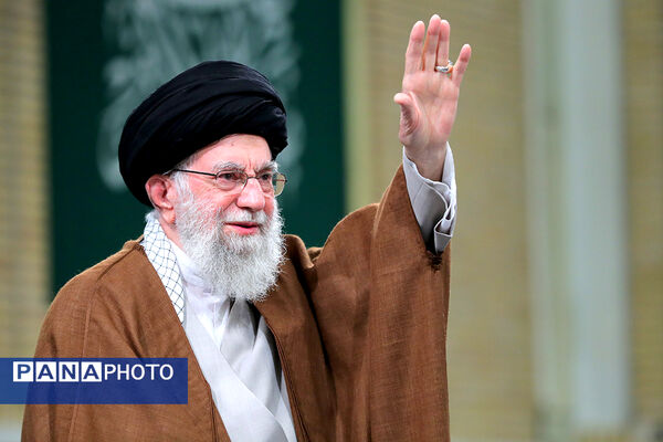 دیدار جمعی از خانواده‌های شهدای امنیت با رهبر معظم انقلاب
