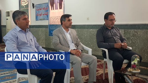 میز خدمت آموزش و پرورش در نماز جمعه