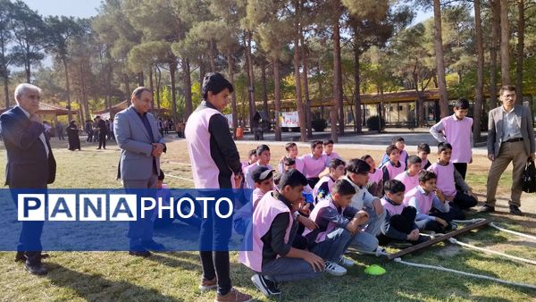 بازدید مدیرکل مدیر بحران استانداری اصفهان از اردوهای طرح تمشک استان اصفهان