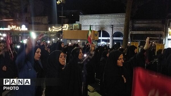 شبِ اشک و عرفان در حسینیه امام خمینی