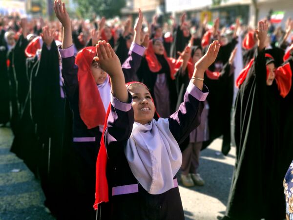 راهپیمایی روز دانش‌آموز در گلوگاه 