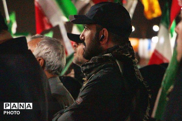 مراسم تشییع پیکر مطهر شهید محمدحسین عزیزی و مادر بزرگوارشان