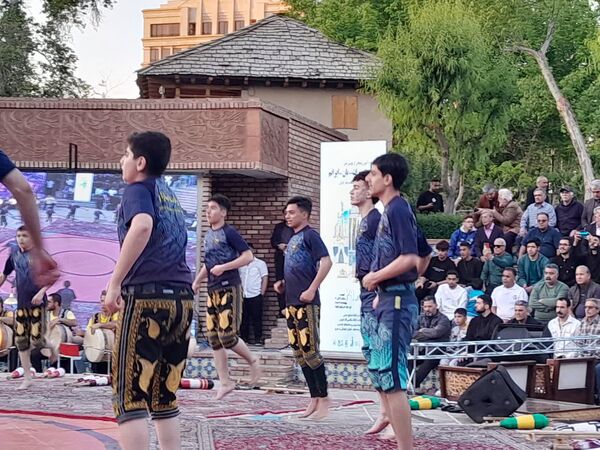 برگزاری جشنواره آیین و رونمایی از پویش‌ ملی «من میراث‌بان ایرانم» در پارک ایران کوچک کرج 