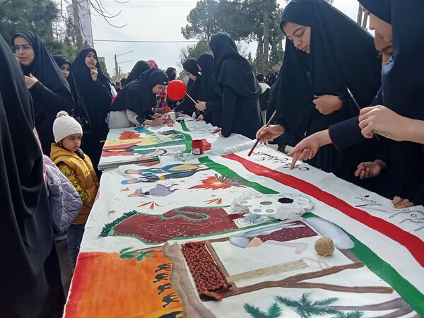 نقاشی چند متری در حاشیه راهپیمایی ۲۲ بهمن در خلیل آباد