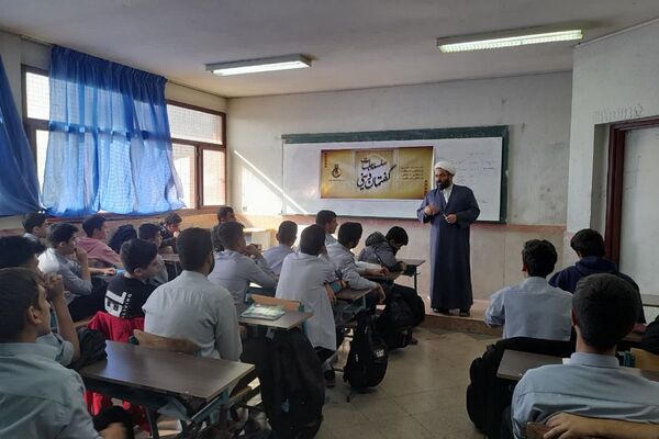 سلسله جلسات گفتمان دینی و مشاوره خانواده در هنرستان موفقیان