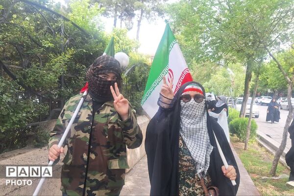 رزمایش بانوان و دختران بسیجی در شیراز