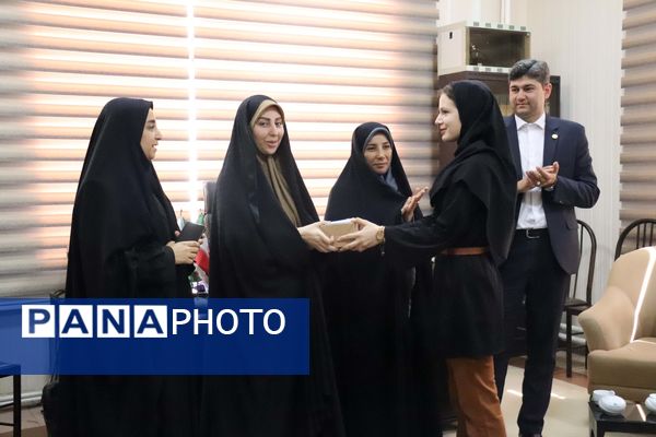 تقدیر از دختران تاثیرگذار خبرگزاری پانا به‌مناسبت هفته کرامت