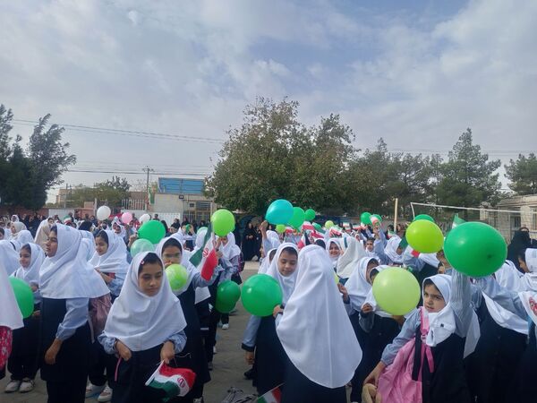 مراسم آغاز سال تحصیلی در مدرسه سمیه