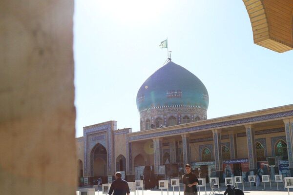 آیین غبارروبی و گلباران مزار شهدا در آستان امامزاده بی‌بی سکینه خاتون (س)