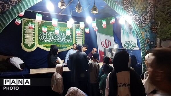 گذری بر فعالیت موکب بلوار غزالی در پنجاه و پنجمین شب از اجتماعات مردمی 