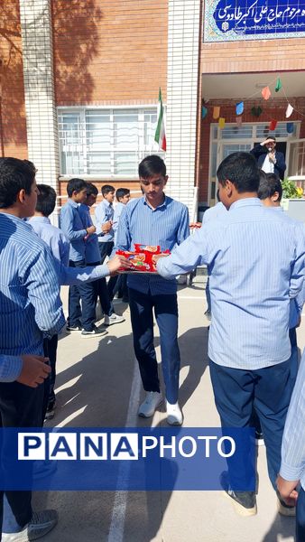 مدرسه نمونه مرحوم طاووسی خلیل آباد رنگ و بوی ریاضی گرفت