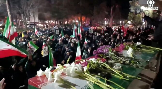 تشییع پیکر مطهر شهید سید محمود هاشمی در شهرک امام حسن(ع) قم