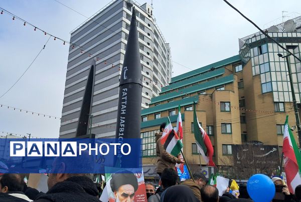 مردم در راهپیمایی ۲۲ بهمن، بار دیگر اتحاد خود را نشان دادند