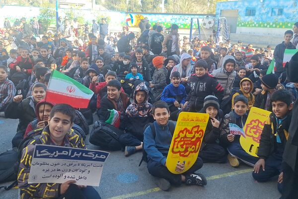 شادی دانش‌آموزان معارف ۶ در جشن پیروزی انقلاب 