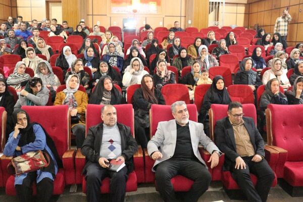 نشست انجمن اولیا و مربیان هنرستان امام علی(ع) فیروزکوه