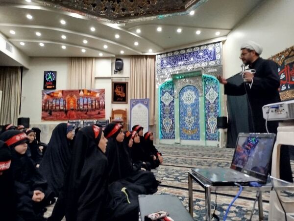اعتکاف دانش‌آموزی ناحیه یک مشهد،فرصتی برای نزدیک‌تر شدن به خدا