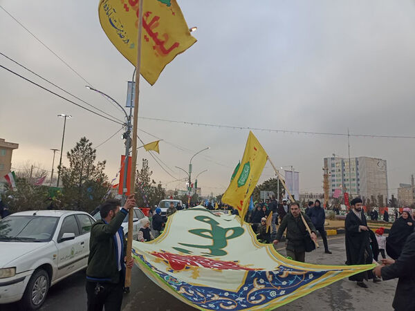 شادپیمایی مردم قم در جشن نیمه شعبان