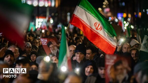 خروش مردم فردیس در شب چهل‌و‌دوم اجتماعات مردمی 