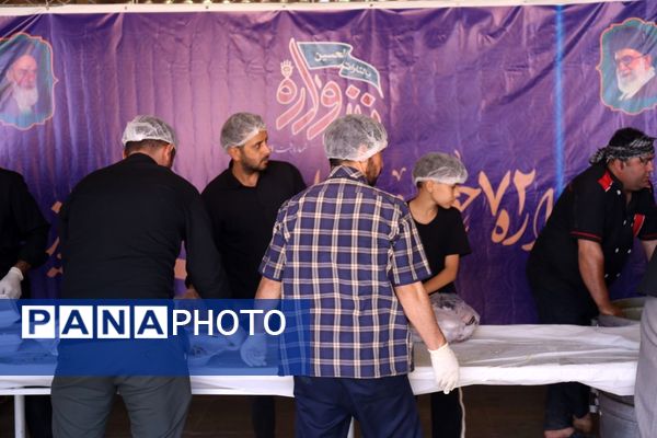  پخش 8600 غذای گرم با همت مرکز نیکوکاری شهید مهدی باکری و موسسه نذرواره در تبریز