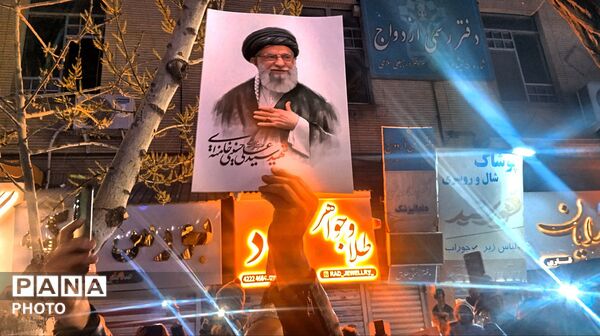 حضور خودجوش مردم نیشابور در خیابان های این شهر