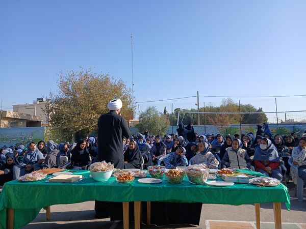 برگزاری مراسم عزاداری ایام فاطمیه در دبیرستان شهید دهقان 