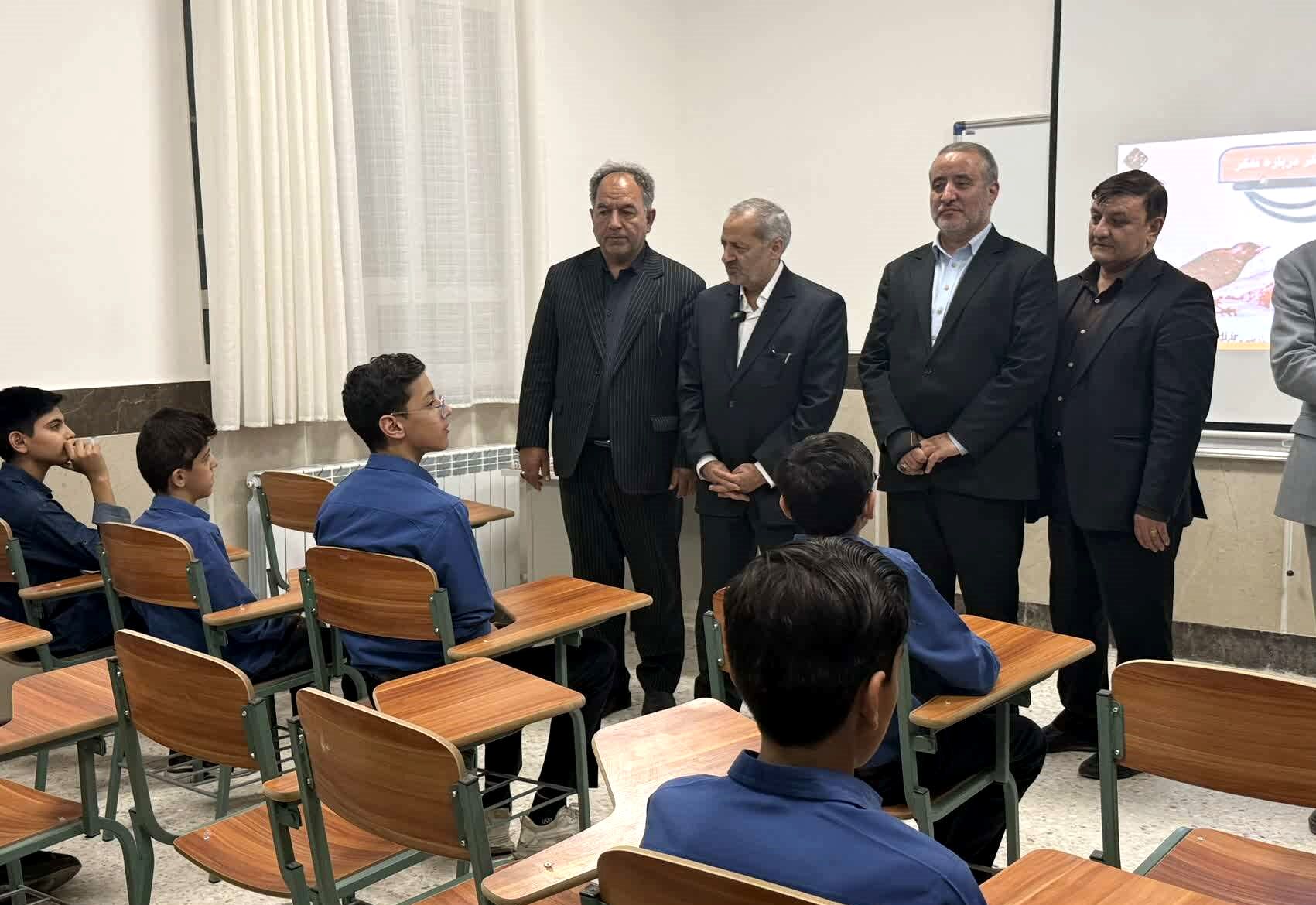 مدرسه ۱۲ کلاسه دکتر داریوش گنجی واحد شماره ۸ افتتاح شد