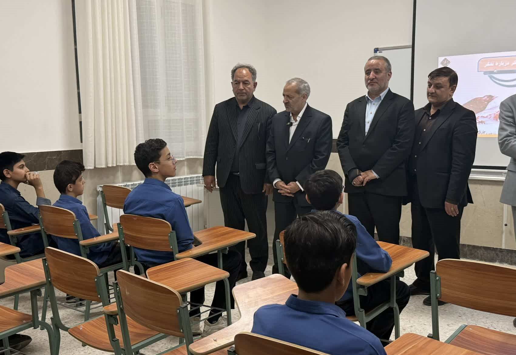 مدرسه ۱۲ کلاسه دکتر داریوش گنجی واحد شماره ۸ افتتاح شد