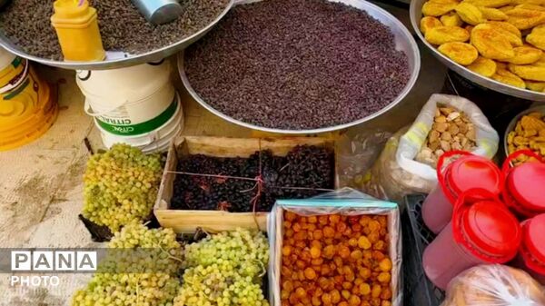 رونق اقتصاد روستایی و معرفی ارقام انگور در جشنواره هزاوه