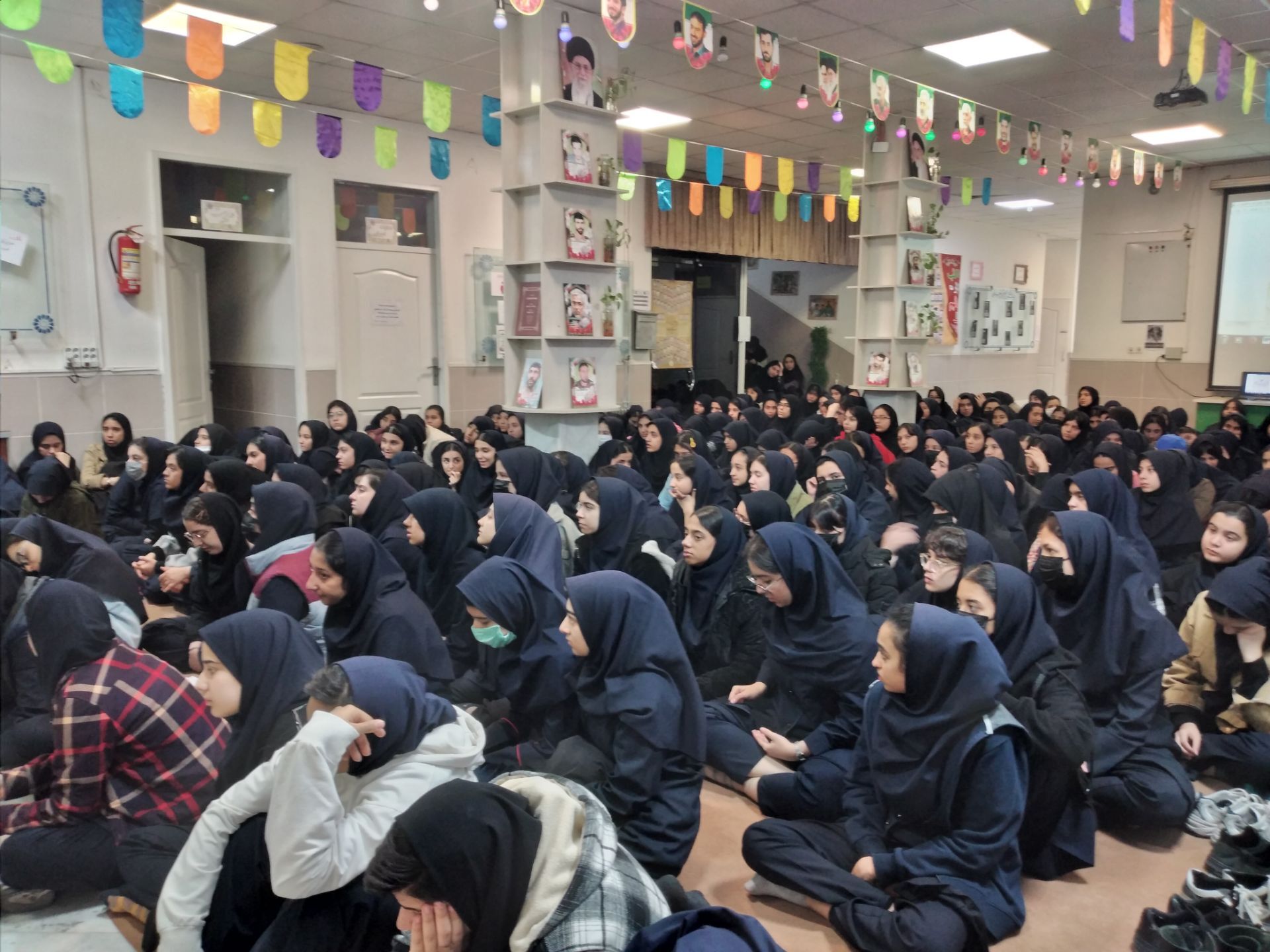 آیین بزرگداشت میلاد حضرت فاطمه (س) در دبیرستان شاهد ارض اقدس
