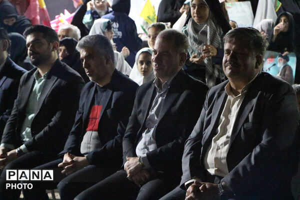 جشن روز دختر در ورودی باغ دولت آباد یزد