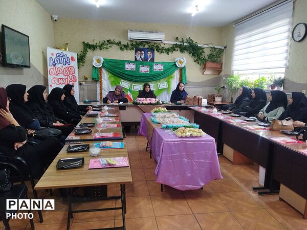  جلسه دبیران با موضوع بازگشایی مدرسه