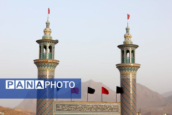 آیین مذهبی تعویض پرچم گنبد حرم مطهر حضرت سلطانعلی ابن امام محمد باقر(ع)