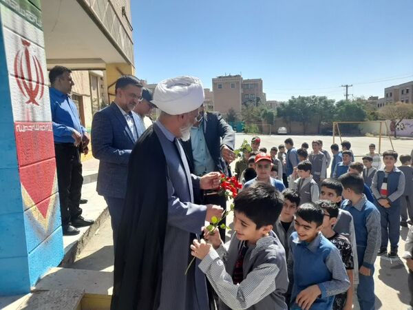 برگزاری مراسم بازگشایی مدارس در دبستان امید پرند و دبیرستان دخترانه شاهد رباط‌کریم