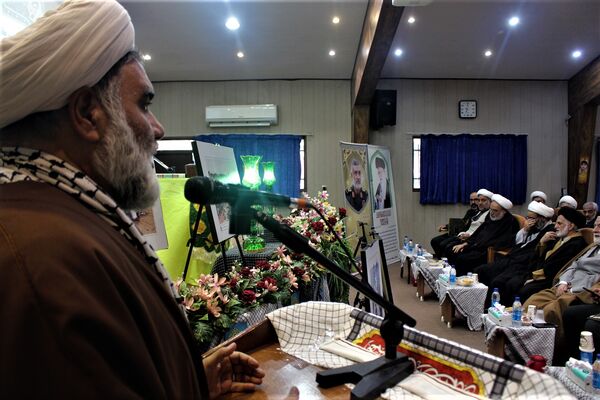 تجلیل از خادمان و فرهنگ‌یاران نماز در قم