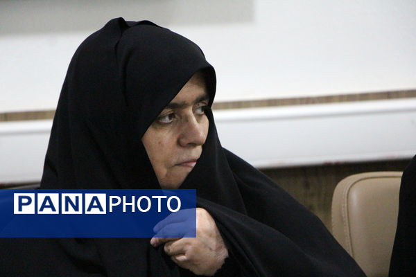 نشست ریاست سازمان دانش‌آموزی با مدیر آموزش و پرورش ناحیه یک یزد