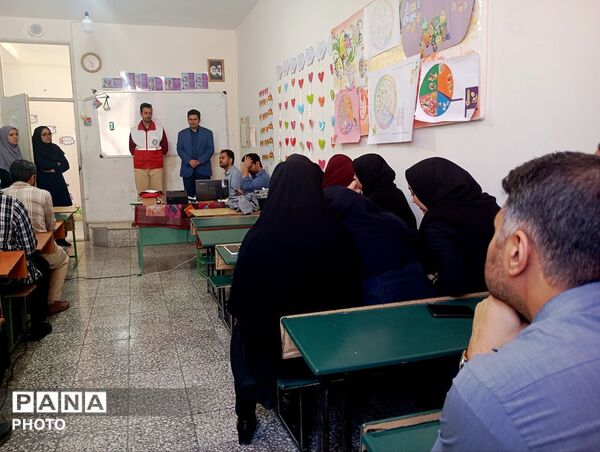 کلاس های آموزش خود امدادی و بهداشت دهان و دندان 