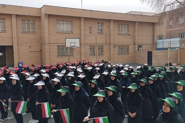 جشن نیمه شعبان در دبیرستان دخترانه صدیقه طاهره ناحیه یک شهرری 