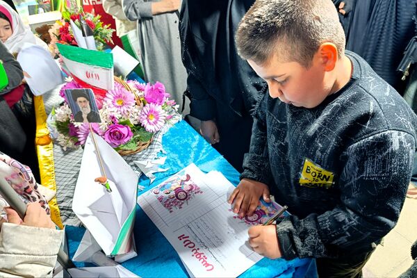 یادبود شهدای دانش‌آموز در کرمانشاه