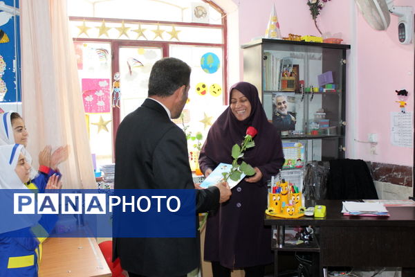 زنگ سپاس معلم در بوشهر