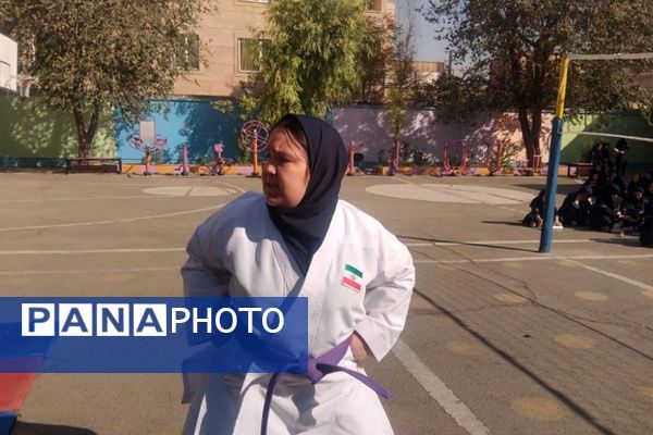 گرامیداشت هفته تربیت بدنی در مدارس دکتر رزمی و شهید مجید مجیدی ناحیه دو شهرری 