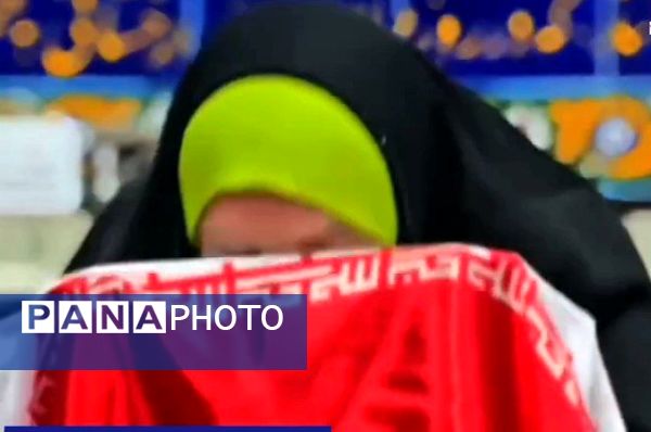 جشن انقلاب در دبستان لاله‌های انقلاب 