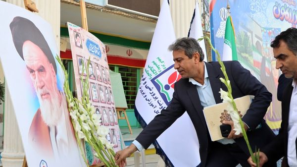 صبحی که مدرسه، حال‌وهوای انقلاب گرفت

