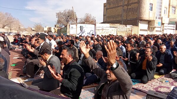 نماز باشکوه عید فطر با استقبال بی‌نظیر مردم شهر بن اقامه شد