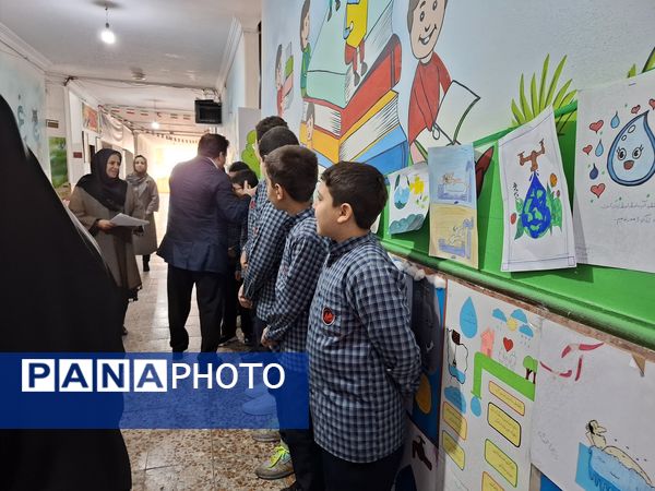 نمایشگاه دست سازه‌های دانش‌آموزان در دبستان هیأت امنایی ملاصدرا 