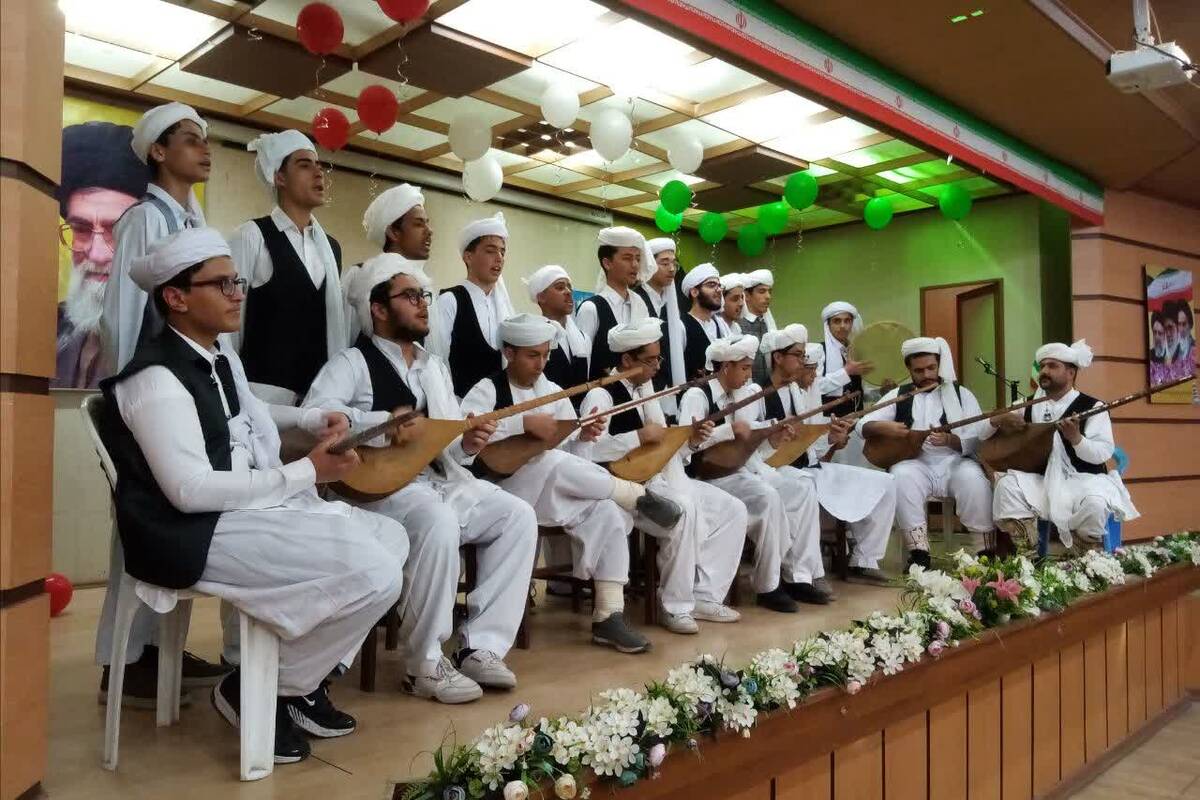 هنرنمایی دانش‌آموزان نوازنده در دیار شیخ جام