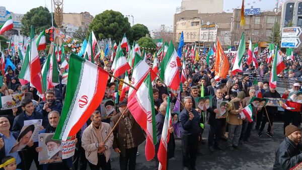 جلوه هایی از راهپیمایی جشن پیروزی انقلاب در شهر قم
